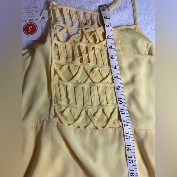Sunny Yellow  Dress with Lattice Back - Picture 14 of 14